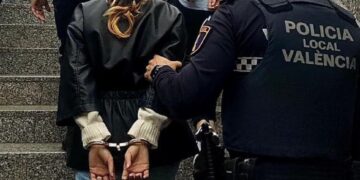 Golpe a la delincuencia itinerante en el corazón de Valencia: cuatro detenidas por robos en el Metro