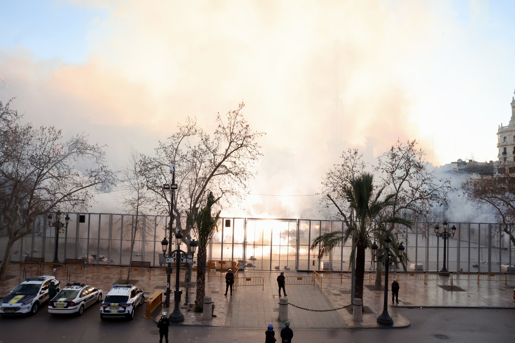La Macrodespertà marca el inicio de las Fallas 2026. Valencia despierta bajo el estruendo del "trons de bac" 7 IMG 8289