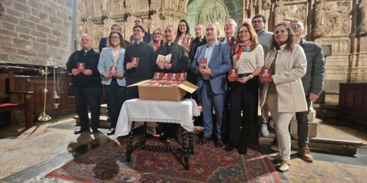 La Capilla del Santo Caliz acoge la presentacion oficial y bendicion de las Credenciales de Peregrinacion de El Camino del Santo Grial 5 Mediana
