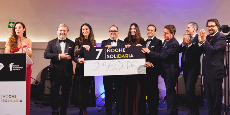 El corazón empresarial de Valencia late por Casa Caridad: 24.600 euros para combatir la exclusión