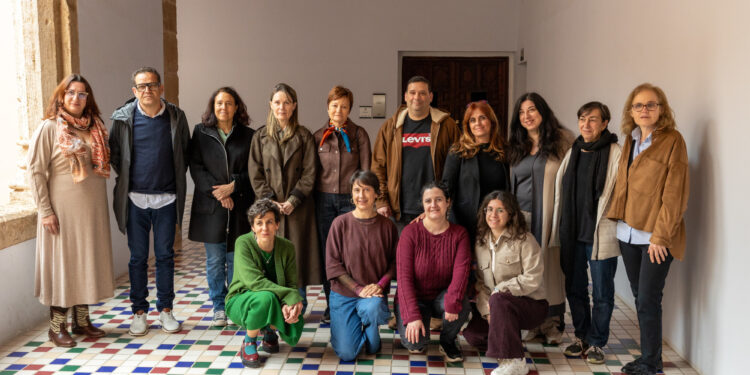 El rescate del recuerdo: Las víctimas de la DANA se reencuentran con su memoria en los laboratorios de ‘Salvem les Fotos’