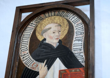 La fe recupera un tesoro: San Esteban expone de forma permanente la histórica 'Tabla de San Vicente Ferrer'