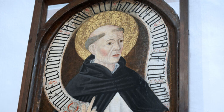 La fe recupera un tesoro: San Esteban expone de forma permanente la histórica 'Tabla de San Vicente Ferrer' 1 La fe recupera un tesoro: San Esteban expone de forma permanente la histórica 'Tabla de San Vicente Ferrer'