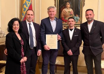 Josep Vicent Navarro Raga rep el títul de Clavari d’Honor 2026 de la Germandat de la Coronació d’Espines