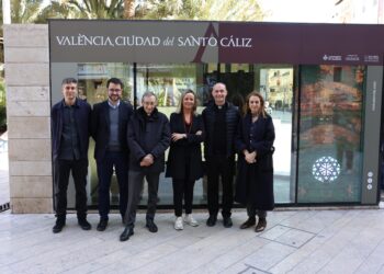 Valencia estrena un punto informativo del Santo Cáliz en la Plaza de la Reina por el III Año Jubilar