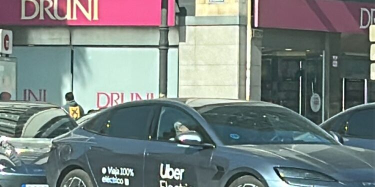 Las VTC suspenden sus movilizaciones tras el anuncio de la Generalitat Valenciana de reuniones próximas 1 Las VTC suspenden sus movilizaciones tras el anuncio de la Generalitat Valenciana de reuniones próximas