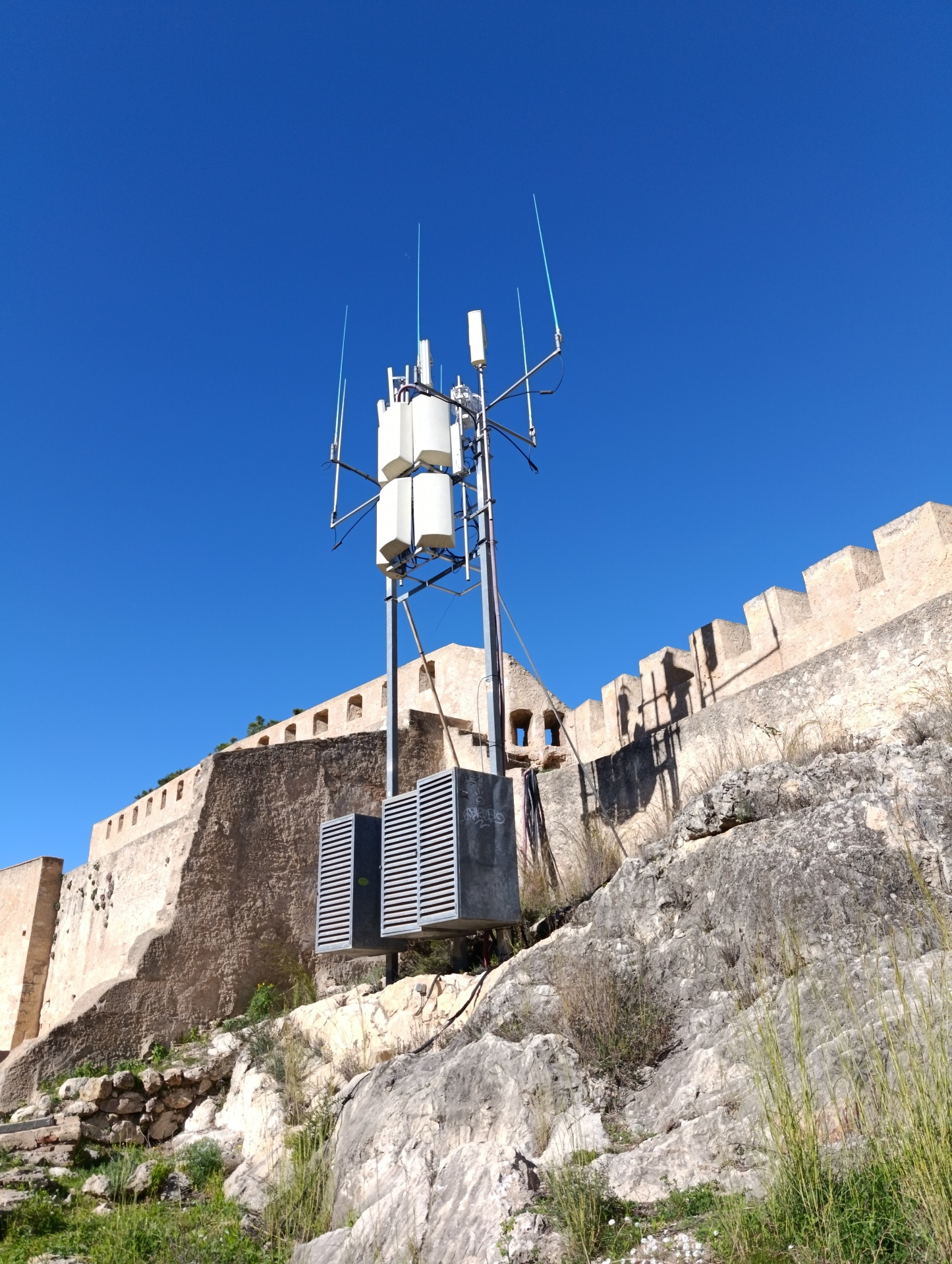 El Castell de Xàtiva: Una joya de la corona convertida en vergüenza institucional 2 El Castell de Xàtiva: Una joya de la corona convertida en vergüenza institucional