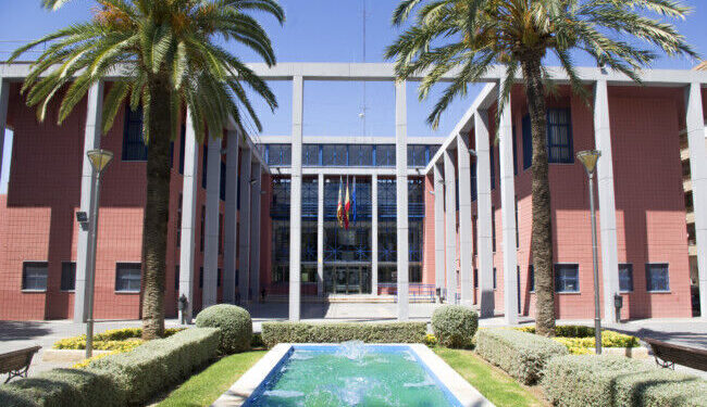 Chirivella suspende la Cabalgata Fallera y cierra espacios públicos ante el riesgo por fuertes vientos