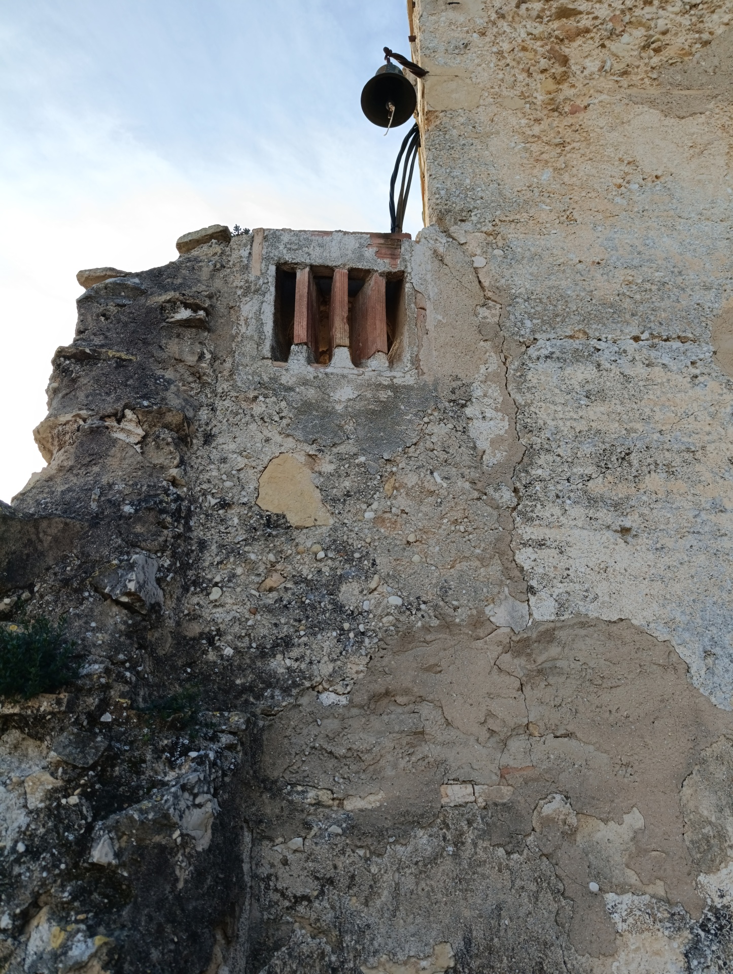 El Castell de Xàtiva: Una joya de la corona convertida en vergüenza institucional 11 El Castell de Xàtiva: Una joya de la corona convertida en vergüenza institucional