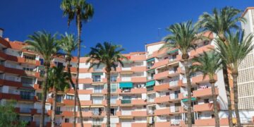 Héroes y tragedia en el Arenal: Un incendio en Xàbia se cobra dos vidas y deja una comunidad conmocionada