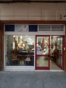 Elena Romero G&oacute;mez: El respeto a la p&aacute;tina del tiempo y la biograf&iacute;a del objeto en Russafa