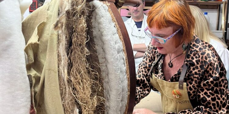 Elena Romero Gómez: El respeto a la pátina del tiempo y la biografía del objeto en Russafa