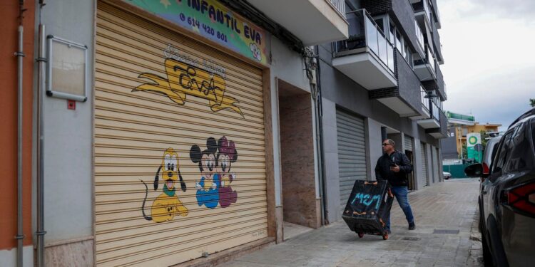 La dueña de una guardería de Algemesí, acusada de maltratar a bebés: “zarandeaba, vejaba, golpeaba y los encerraba sin vigilancia” 1 La dueña de una guardería de Algemesí, acusada de maltratar a bebés: “zarandeaba, vejaba, golpeaba y los encerraba sin vigilancia”