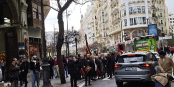 El olvido de las tradiciones: El Gremio de Sastres, vendido al tráfico por la total falta de previsión de Catalá