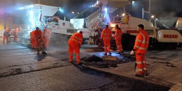 Valencia finaliza el reasfaltado fonoabsorbente de un tramo de la avenida de Corts Valencianes