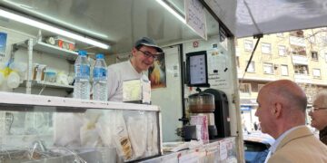 Valencia seguridad alimentaria en Fallas: inspecciones diarias y "sorpresa" a 165 churrerías
