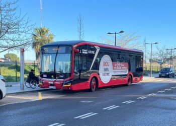 EMT Valencia ofrecerá tres millones de plazas y autobuses 24 horas durante las Fallas 2026