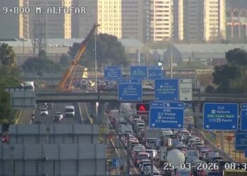 Caos en el acceso sur: Una avería mecánica en la Pista de Silla paraliza Valencia y crea un megaatasco en toda la zona