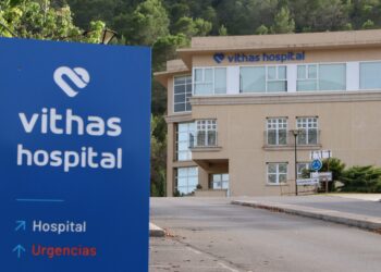 Expertos del Hospital Vithas Aguas Vivas advierten de que muchos adolescentes se inician en el consumo de alcohol en contextos festivos como las Fallas