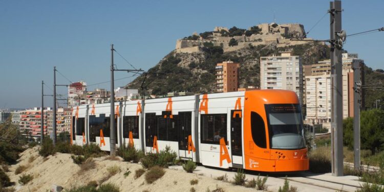 Paros esta semana en Metrovalencia y TRAM de Alicante: horarios y qué servicios se mantienen 1 230103 FGV foto tram