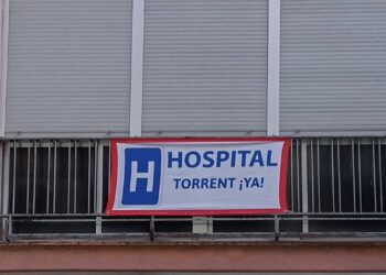 Torrent se viste de protesta: la campaña “Trau la Pancarta” busca blindar el futuro hospitalario de la ciudad
