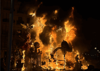 Luces y sombras de las Fallas 2026: la ciudad se debate entre el éxito organizativo y el hartazgo vecinal