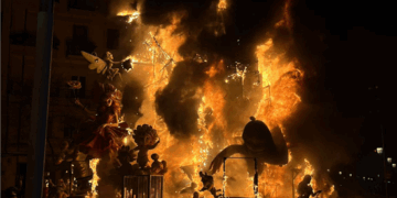 Luces y sombras de las Fallas 2026: la ciudad se debate entre el éxito organizativo y el hartazgo vecinal
