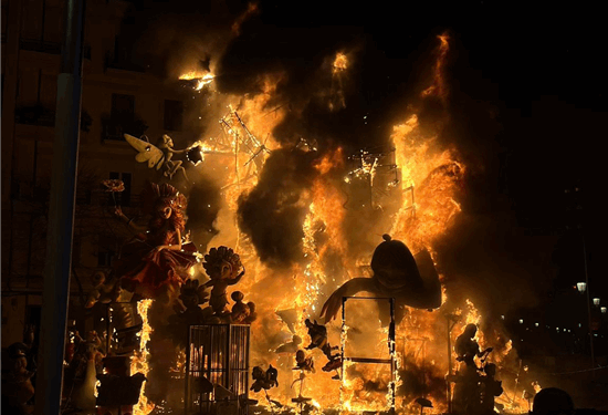 Luces y sombras de las Fallas 2026: la ciudad se debate entre el éxito organizativo y el hartazgo vecinal 1 Luces y sombras de las Fallas 2026: la ciudad se debate entre el éxito organizativo y el hartazgo vecinal