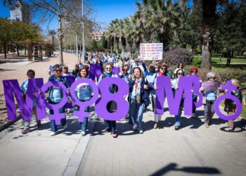 Torrent clama por la igualdad en una multitudinaria jornada de convivencia y solidaridad por las mujeres