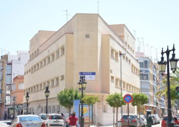 Conmoción en Cullera: Detenido un médico de familia por presuntas agresiones sexuales a pacientes