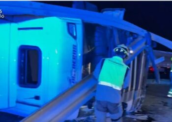 Caos circulatorio en el corredor del Mediterráneo: tres accidentes de camión colapsan la AP-7 y la A-7