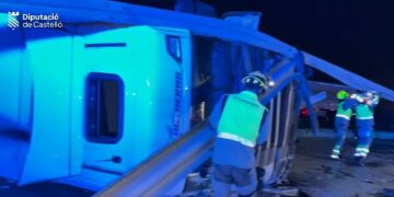 Caos circulatorio en el corredor del Mediterráneo: tres accidentes de camión colapsan la AP-7 y la A-7