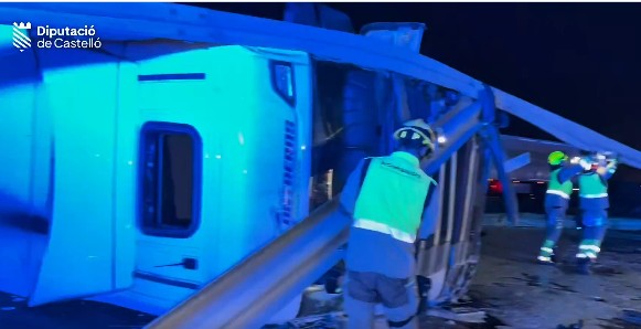 Caos circulatorio en el corredor del Mediterráneo: tres accidentes de camión colapsan la AP-7 y la A-7 1 Caos circulatorio en el corredor del Mediterráneo: tres accidentes de camión colapsan la AP-7 y la A-7