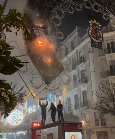 La pólvora descontrolada pone en jaque la seguridad de las Fallas en Valencia 3 Captura de pantalla 2026 03 19 200647