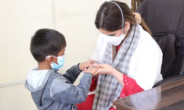 La infancia, el rostro invisible de la tuberculosis: 600.000 niños quedan sin diagnóstico cada año