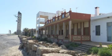 El Constitucional tumba el «escudo» de la costa valenciana: Incertidumbre en Nules, Elche y Guardamar