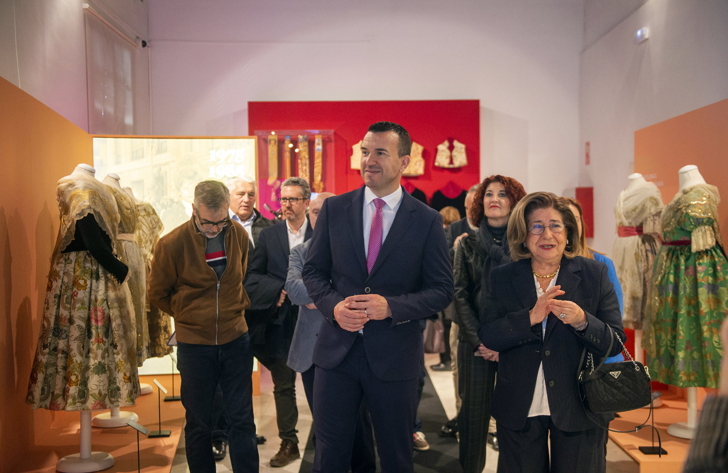 Del miriñaque a la tradición: La Diputació de Valéncia recorre un siglo de indumentaria fallera 3 Exp indumentaria valenciana s XX foto Abulaila 8