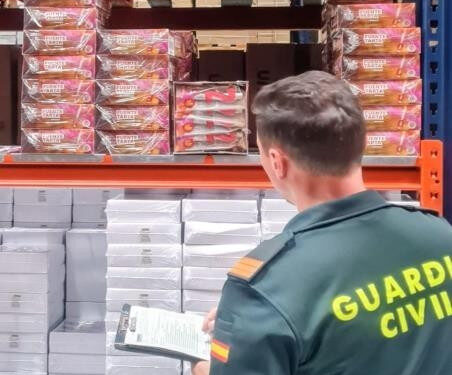 Más de 15.000 artículos pirotécnicos que incumplían medidas de seguridad incautados en 7 almacenes por la Guardia Civil