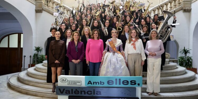 El Salón de Cristal de Valencia se rinde al talento femenino en una oda a la música por el 8M 1 El Salón de Cristal de Valencia se rinde al talento femenino en una oda a la música por el 8M