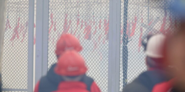 El rugido de la revancha: La Pirotecnia Alto Palancia conquista la Catedral de la pólvora con mascletà