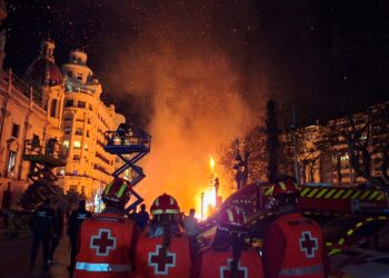 Cruz Roja Valencia cierra el dispositivo de Fallas 2026 con 44 asistencias en una intensa Nit de la Cremà