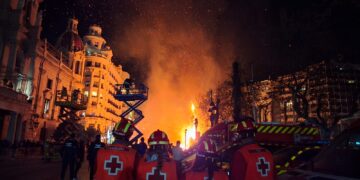 Cruz Roja Valencia cierra el dispositivo de Fallas 2026 con 44 asistencias en una intensa Nit de la Cremà