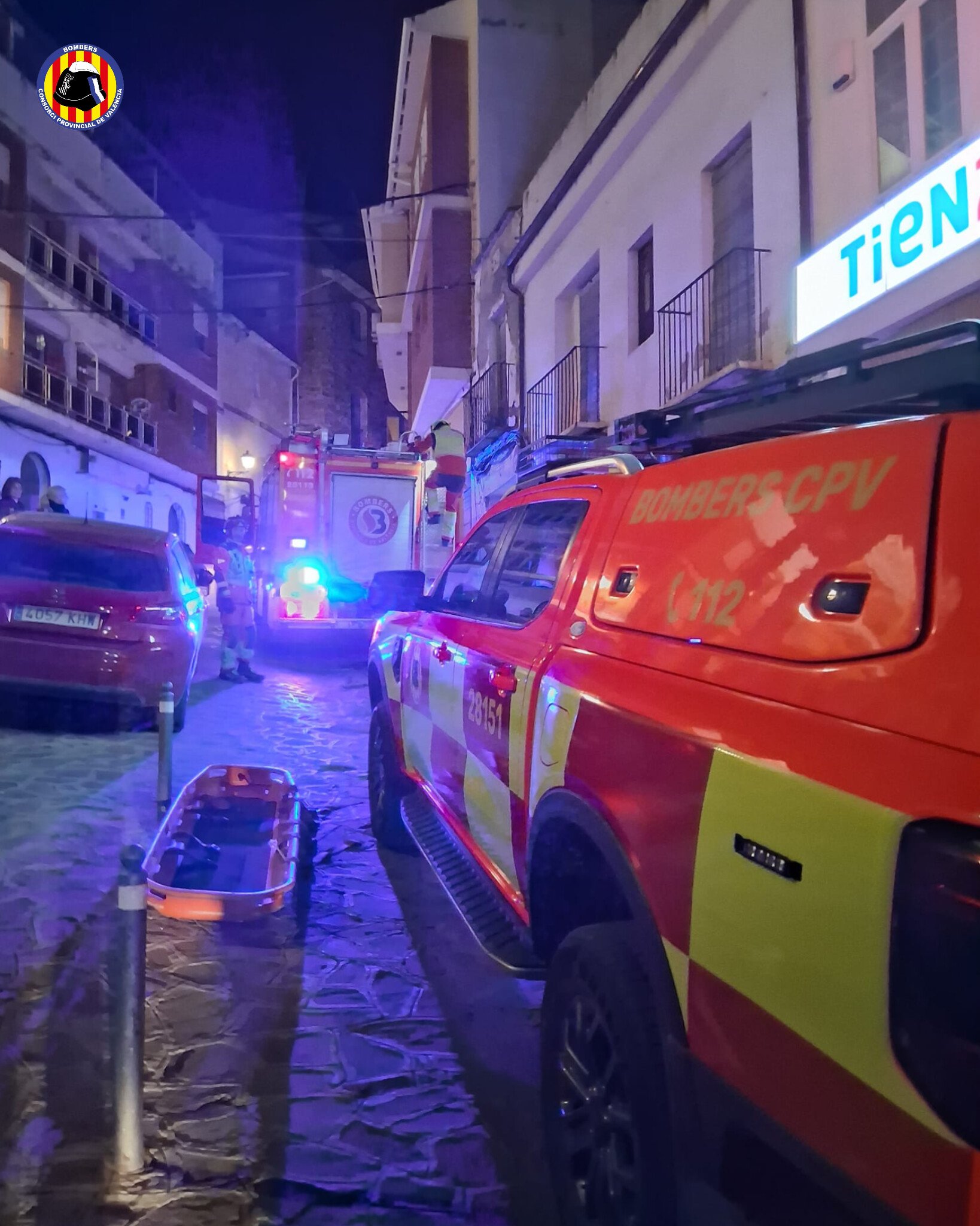 El suelo de una vivienda se desploma en Serra y atrapa a una mujer en un sótano oculto 3 HD6 2WdboAIUqTb