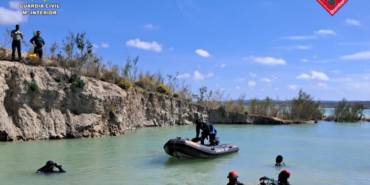 Hallado sin vida el hombre desaparecido en el embalse de La Pedrera tras una intensa búsqueda 1 Hallado sin vida el hombre desaparecido en el embalse de La Pedrera tras una intensa búsqueda