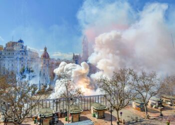 Pirotecnia Vulcano conquista el corazón de Valencia con su innovadora "Atmósfera Sonora"