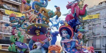 La Falla Cuba-Literato Azorín denuncia que su falla no coincide con el proyecto original