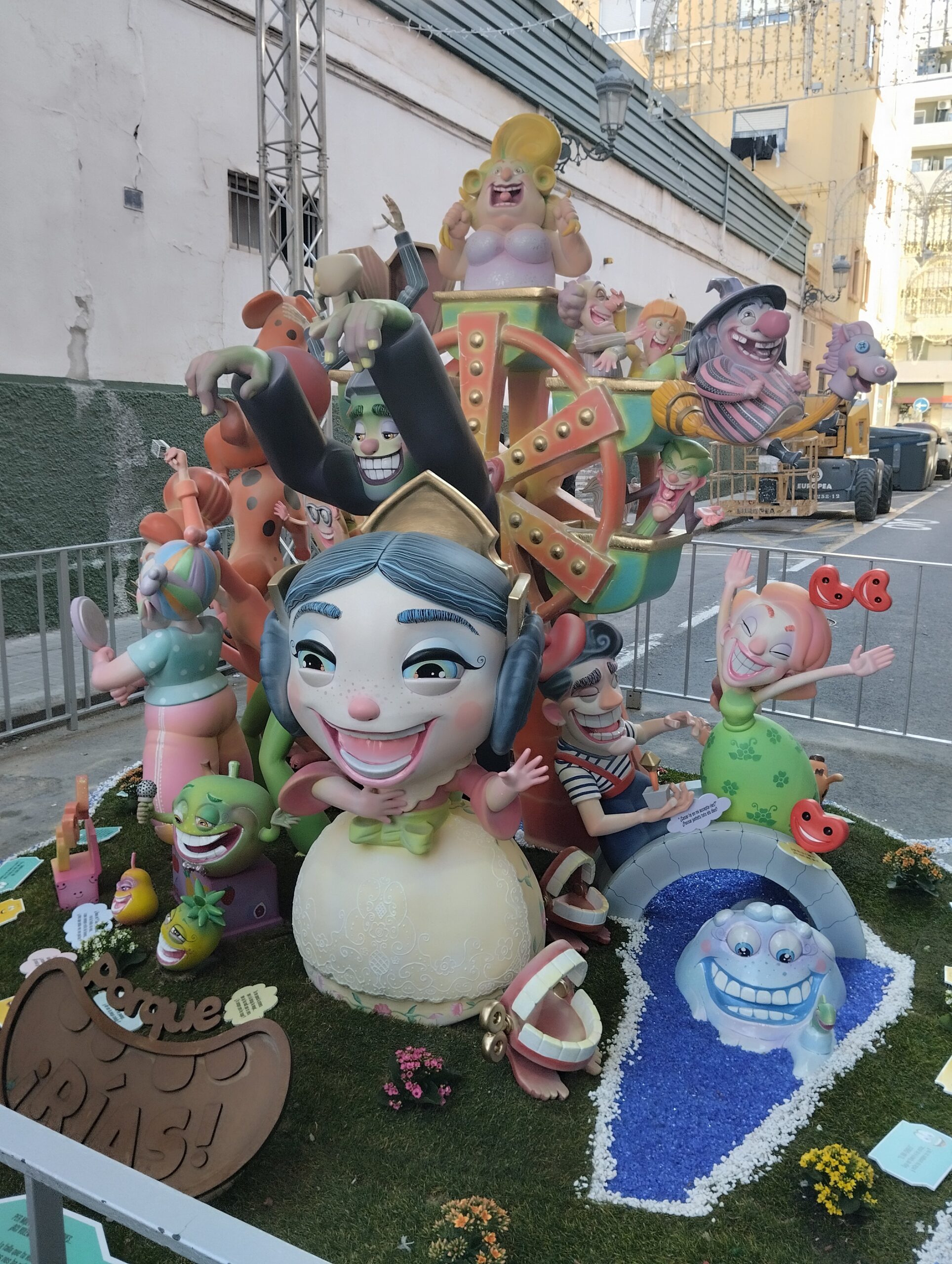 Llistat de premis del Casal Bernat i Baldoví a les Falles de Valéncia 2026 4 HDopppVWsAAcw 8 scaled