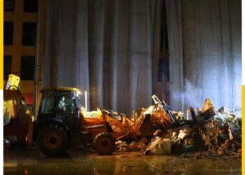 2.150 toneladas de cenizas, madera y arena retiradas en la Nit de la Cremà de Valéncia