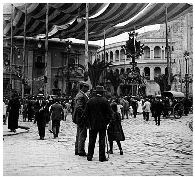 Compromís propone recuperar los históricos "hòmens de la vergonya" para volver a dar sombra a la plaza de la Mare de Déu dels Desamparats 3 Homens Vergonya04