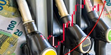OCU denuncia a la CNMC incrementos injustificados en los márgenes comerciales de las gasolineras